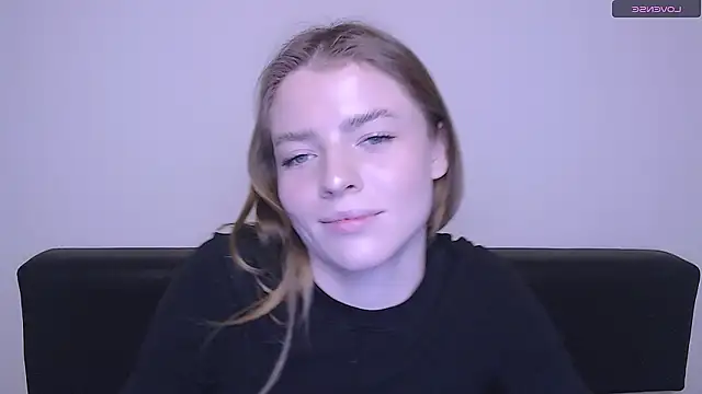 Snapshot of MissOliviaa_ chatting on December 2024 02:16:02 PM MissOliviaa  online show from December 2024 02:16:02 PM