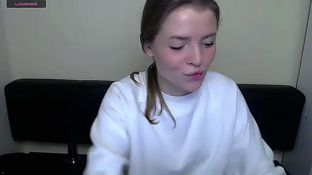 Snapshot of MissOliviaa_ chatting on December 2024 08:20:02 AM MissOliviaa  online show from December 2024 08:20:02 AM