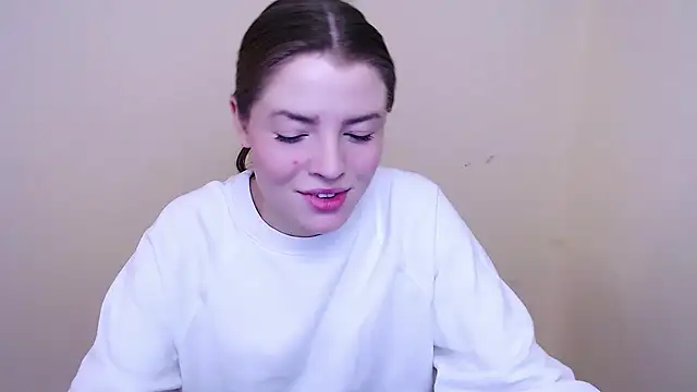 Snapshot of MissOliviaa_ chatting on January 2025 01:53:01 PM MissOliviaa  online show from January 2025 01:53:01 PM