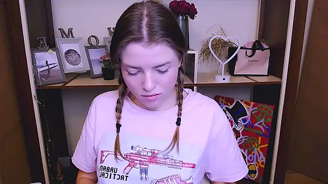 Snapshot of MissOliviaa_ chatting on January 2025 12:47:02 PM MissOliviaa  online show from January 2025 12:47:02 PM