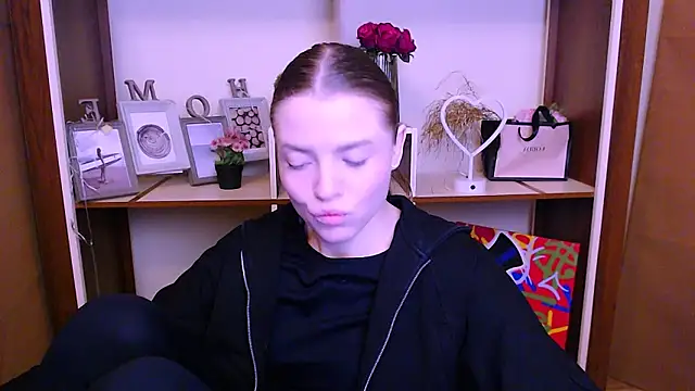 Snapshot of MissOliviaa_ chatting on January 2025 07:53:01 AM MissOliviaa  online show from January 2025 07:53:01 AM