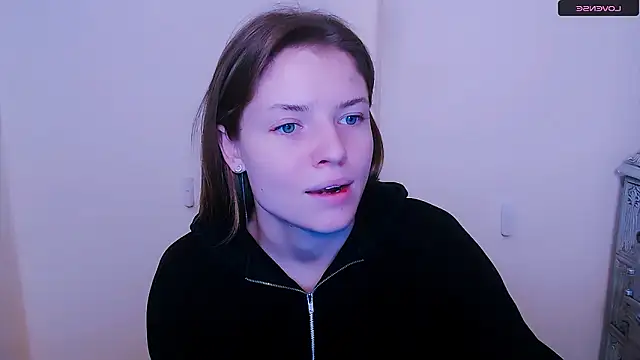 Snapshot of MissOliviaa_ chatting on February 2025 12:37:01 PM MissOliviaa  online show from February 2025 12:37:01 PM