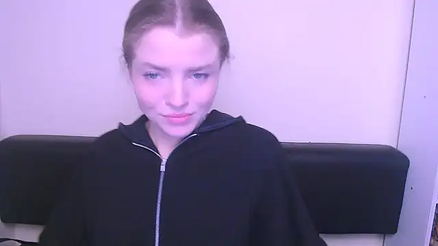 Snapshot of MissOliviaa_ chatting on February 2025 07:51:02 AM MissOliviaa  online show from February 2025 07:51:02 AM