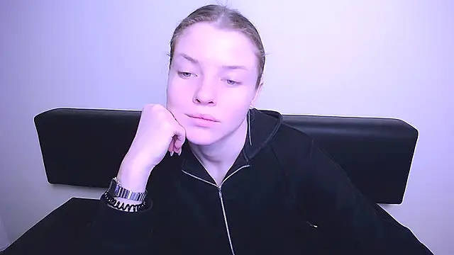 Snapshot of MissOliviaa_ chatting on February 2025 09:49:01 AM MissOliviaa  online show from February 2025 09:49:01 AM