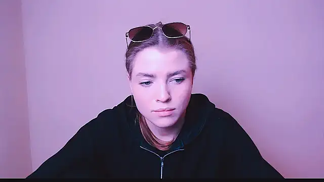 Snapshot of MissOliviaa_ chatting on February 2025 02:26:02 PM MissOliviaa  online show from February 2025 02:26:02 PM