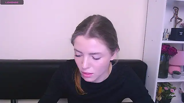 Snapshot of MissOliviaa_ chatting on February 2025 11:21:01 AM MissOliviaa  online show from February 2025 11:21:01 AM