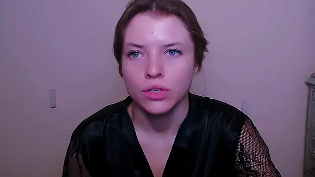 Snapshot of MissOliviaa_ chatting on February 2025 04:45:02 PM MissOliviaa  online show from February 2025 04:45:02 PM