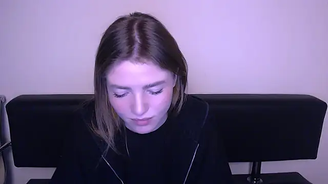 Snapshot of MissOliviaa_ chatting on February 2025 01:28:01 PM MissOliviaa  online show from February 2025 01:28:01 PM