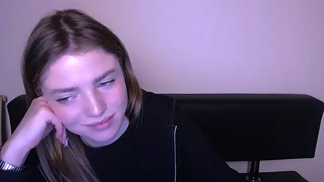 Snapshot of MissOliviaa_ chatting on February 2025 07:08:02 PM MissOliviaa  online show from February 2025 07:08:02 PM