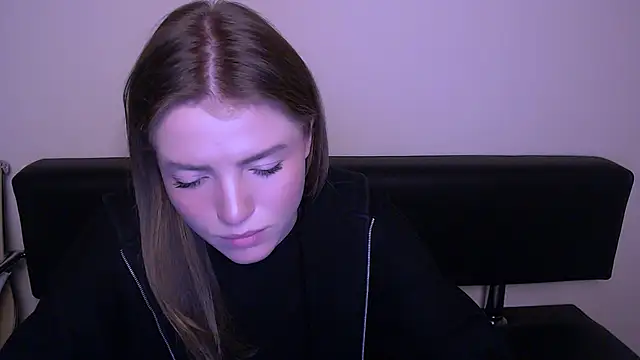 Snapshot of MissOliviaa_ chatting on February 2025 10:15:02 PM MissOliviaa  online show from February 2025 10:15:02 PM