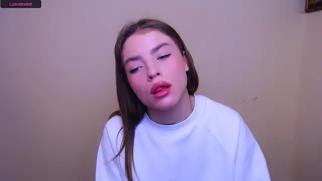 Snapshot of MissOliviaa_ chatting on February 2025 11:08:02 AM MissOliviaa  online show from February 2025 11:08:02 AM