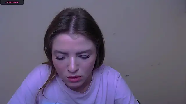 Snapshot of MissOliviaa_ chatting on February 2025 11:41:02 AM MissOliviaa  online show from February 2025 11:41:02 AM