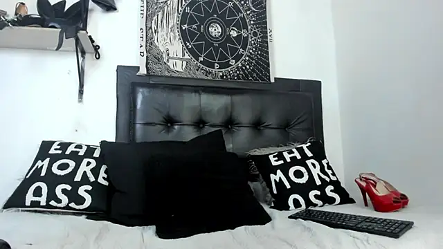 remyflux666 online show from December 2024 11:21:01 PM