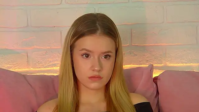 MilanaBalmain online show from October 2025 04:07:02 PM