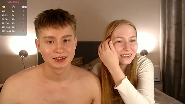 Snapshot of AliceStoneJhonyStone chatting on December 2024 10:22:01 PM AliceStoneJhonyStone online show from December 2024 10:22:01 PM