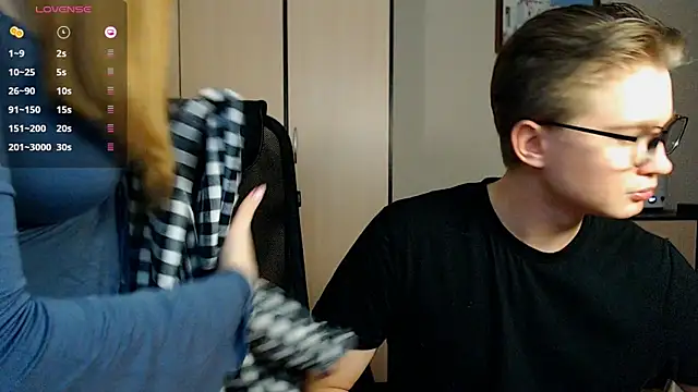 Snapshot of AliceStoneJhonyStone chatting on February 2025 11:21:01 AM AliceStoneJhonyStone online show from February 2025 11:21:01 AM