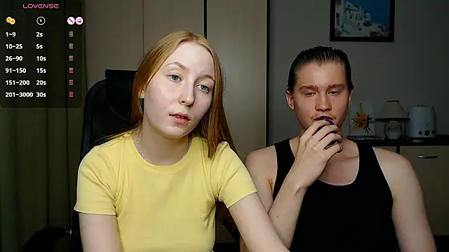 Snapshot of AliceStoneJhonyStone chatting on February 2025 01:39:02 PM AliceStoneJhonyStone online show from February 2025 01:39:02 PM