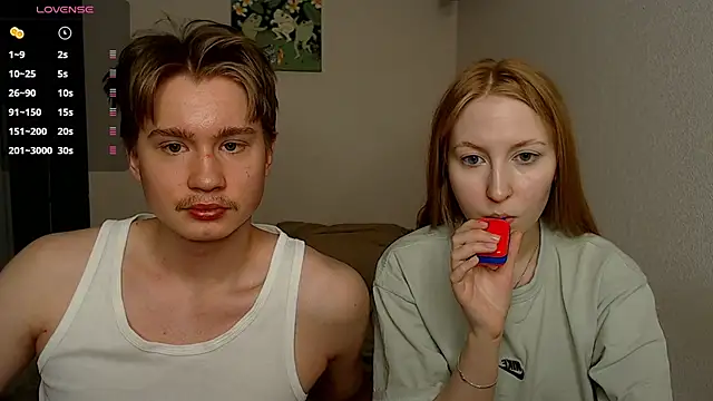 Snapshot of AliceStoneJhonyStone chatting on March 2025 04:55:01 PM AliceStoneJhonyStone online show from March 2025 04:55:01 PM