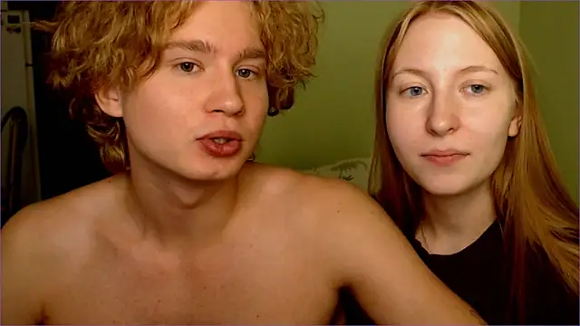 Snapshot of AliceStoneJhonyStone chatting on September 2025 10:16:02 AM AliceStoneJhonyStone online show from September 2025 10:16:02 AM