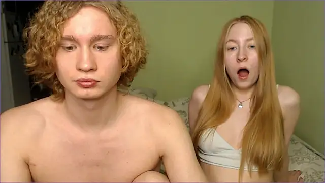 Snapshot of AliceStoneJhonyStone chatting on December 2025 02:36:02 PM AliceStoneJhonyStone online show from December 2025 02:36:02 PM