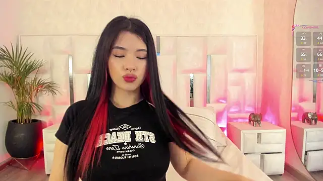 im nika  online show from October 2025 12:16:01 PM