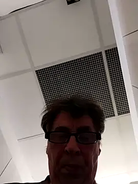 Lisak951 online show from April 2026 11:27:01 AM