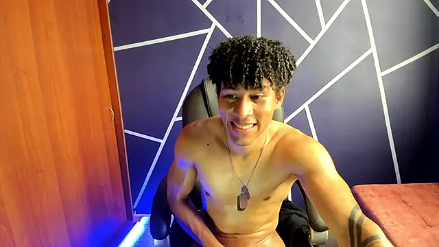 Pendragon1224 online show from December 2024 07:21:01 PM