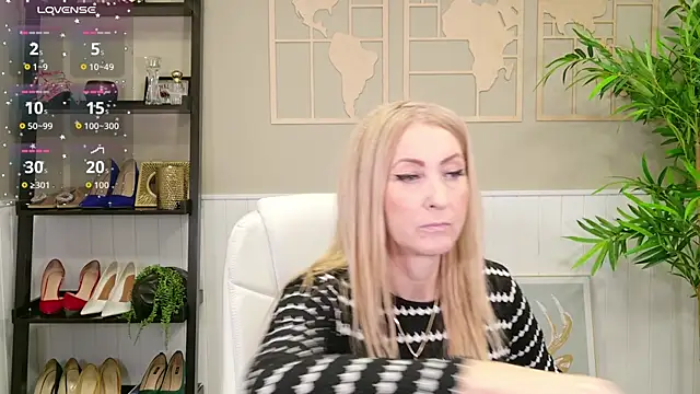 LadyLeea online show from December 2025 05:24:02 AM