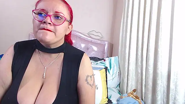 Snapshot of VickyColleman chatting on January 2025 03:00:01 PM VickyColleman online show from January 2025 03:00:01 PM