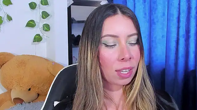 JanneKim online show from December 2025 07:56:02 PM