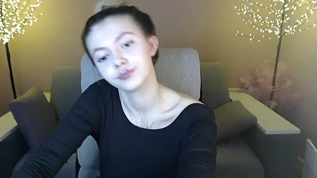 Snapshot of Ritaneer chatting on December 2024 12:33:01 PM Ritaneer online show from December 2024 12:33:01 PM