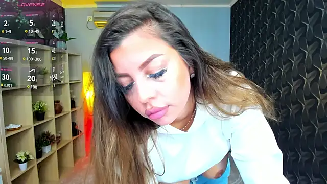 nicolee   19 online show from January 2025 08:18:02 AM