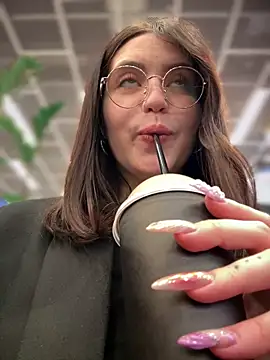 meow girl online show from October 2025 10:57:02 AM