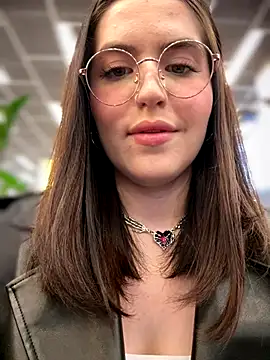 meow girl online show from October 2025 10:38:02 AM