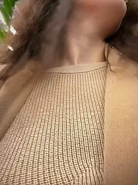 meow girl online show from October 2025 11:25:01 AM