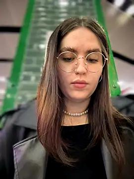 meow girl online show from December 2025 09:18:01 AM