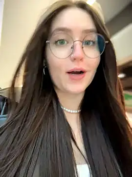 meow girl online show from April 2026 03:01:01 PM