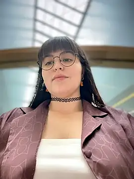 Snapshot of meow_girl chatting on July 2026 12:00:02 PM meow girl online show from July 2026 12:00:02 PM