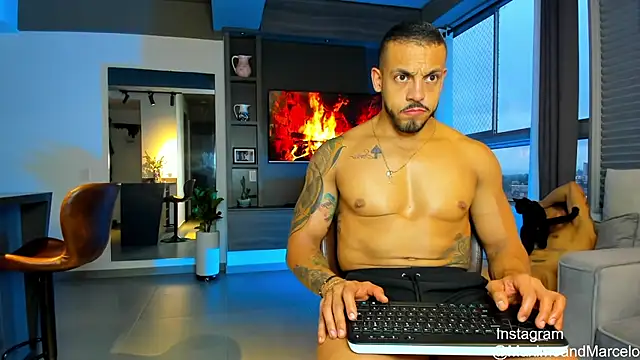 Snapshot of Maximo_Marcelo chatting on February 2025 11:09:02 PM Maximo Marcelo online show from February 2025 11:09:02 PM