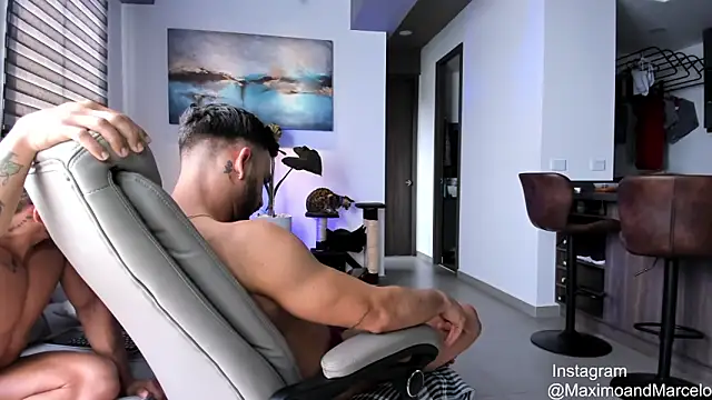 Snapshot of Maximo_Marcelo chatting on March 2025 03:14:02 PM Maximo Marcelo online show from March 2025 03:14:02 PM