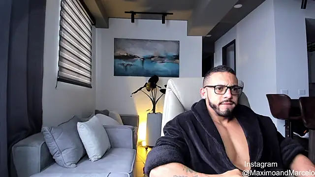 Snapshot of Maximo_Marcelo chatting on March 2025 01:09:02 PM Maximo Marcelo online show from March 2025 01:09:02 PM