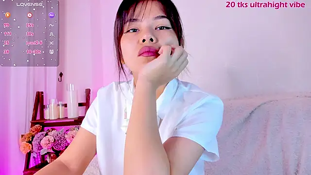 Snapshot of moonlight8_ chatting on January 2025 08:32:02 AM moonlight8 online show from January 2025 08:32:02 AM