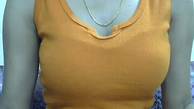 Snapshot of _FluffyHxney_ chatting on May 2026 08:17:01 PM FluffyHxney online show from May 2026 08:17:01 PM