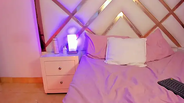 Snapshot of HayamiKioto chatting on January 2025 03:44:01 PM HayamiKioto online show from January 2025 03:44:01 PM