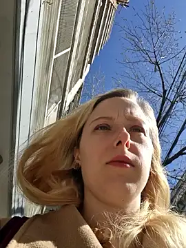 Public Katrisha online show from September 2025 01:03:01 PM