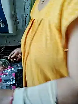 Snapshot of milf-kaira chatting on January 2025 04:59:01 AM milf-kaira online show from January 2025 04:59:01 AM