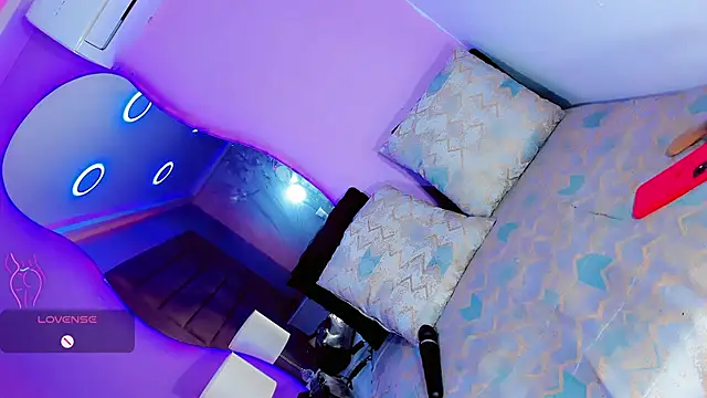 Shanelengel online show from April 2026 09:39:33 PM