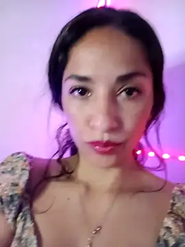Snapshot of chloewildd_ chatting on April 2026 10:32:01 PM chloewildd online show from April 2026 10:32:01 PM