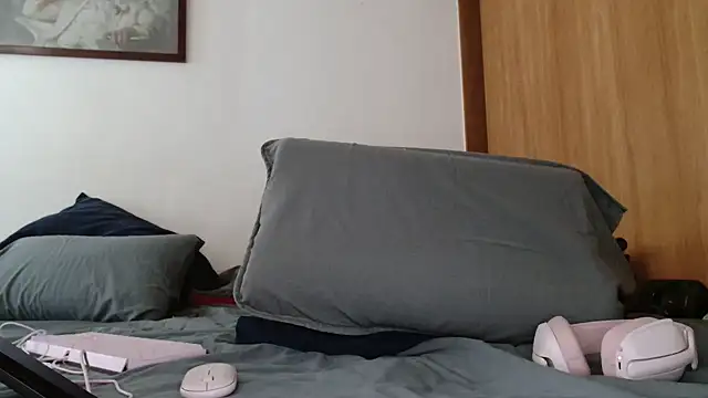 Snapshot of DirtyDi97 chatting on September 2025 03:38:01 PM DirtyDi97 online show from September 2025 03:38:01 PM