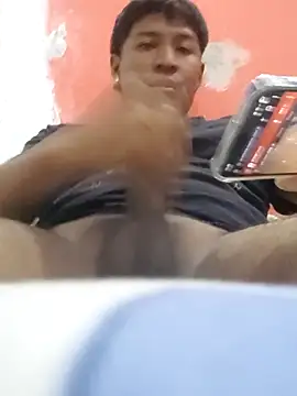 Snapshot of Tu_papi_69_ chatting on April 2026 03:44:02 AM Tu papi 69 online show from April 2026 03:44:02 AM